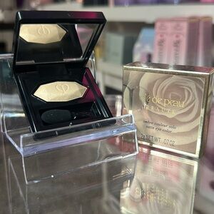 Cle de Peau Beaute Satin Eye Color # 119
2 g/ .07 oz Full Size